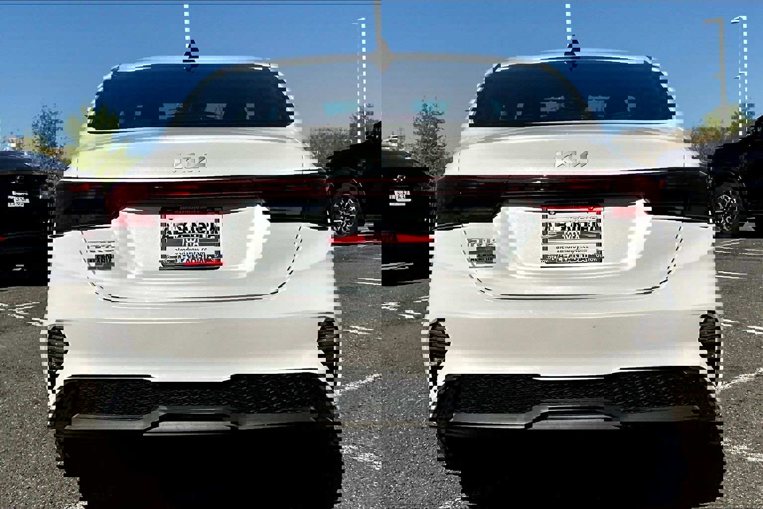 Used 2023 Kia Forte LXS w/ LXS Technology Package image 4