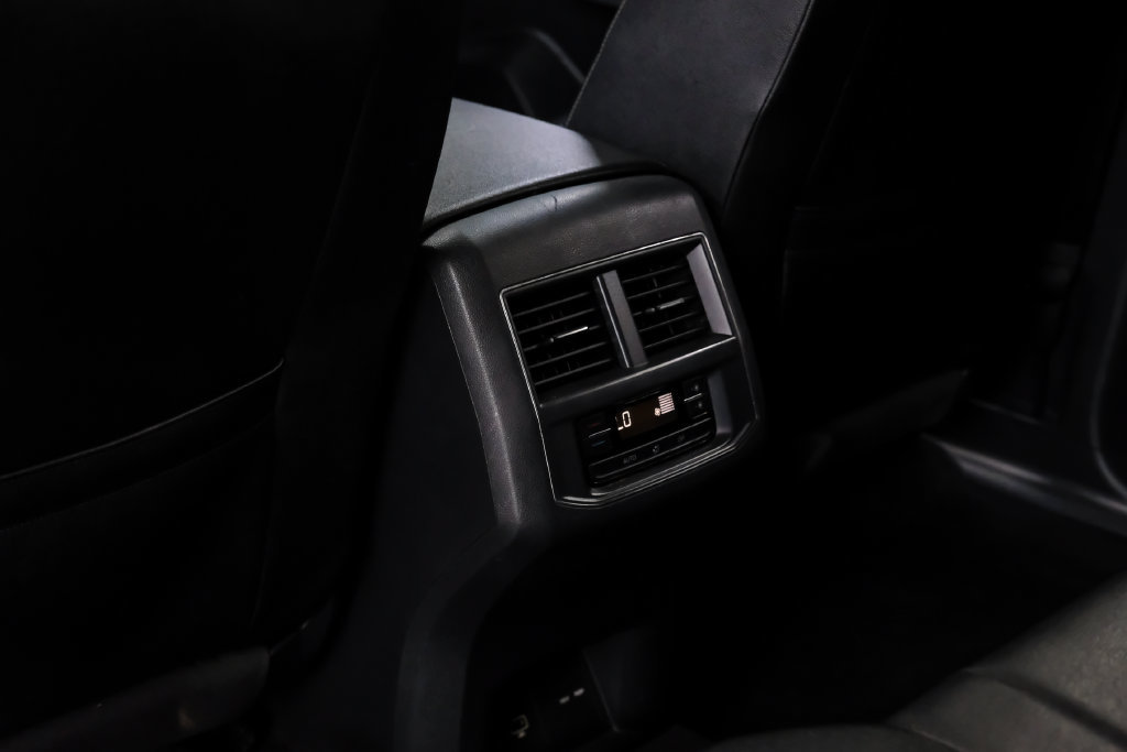 Used 2018 Volkswagen Atlas SEL FWD image 44