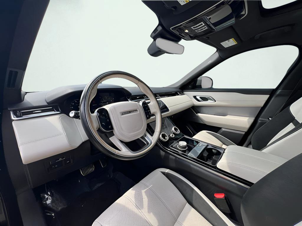 Used 2019 Land Rover Range Rover Velar R-Dynamic SE image 15
