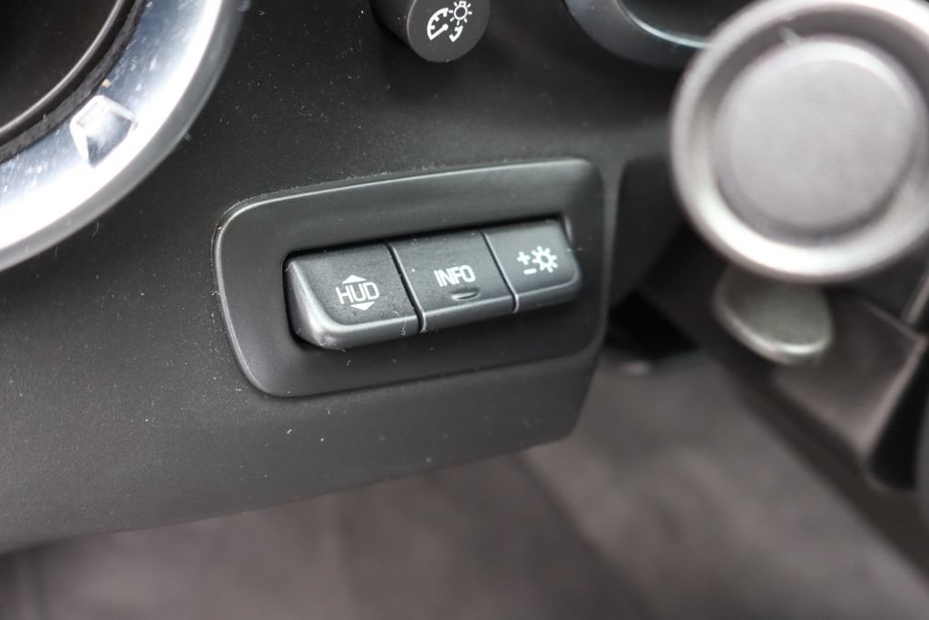 Used 2022 Chevrolet Camaro ZL1 RWD image 16