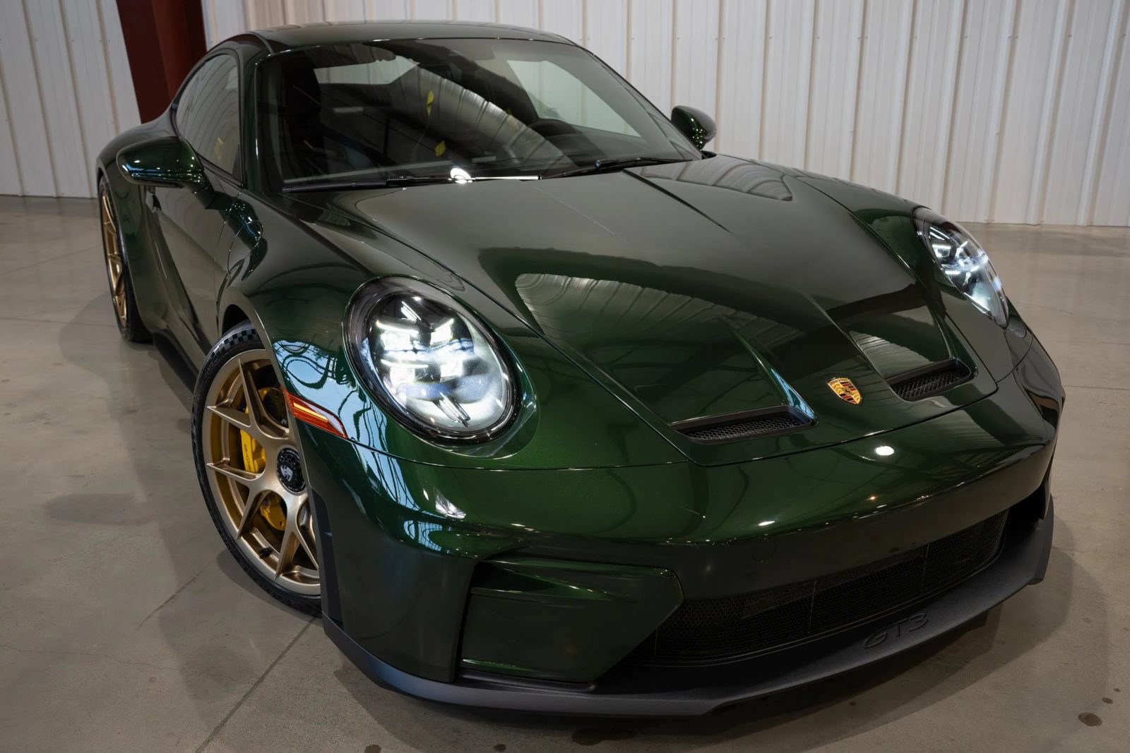 Used 2025 Porsche 911 GT3 RWD image 35