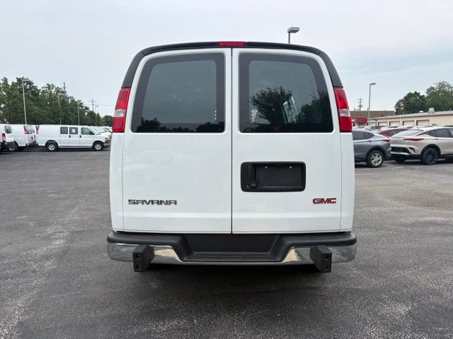 Used 2025 GMC Savana 2500 w/ Driver Convenience Package RWD image 4