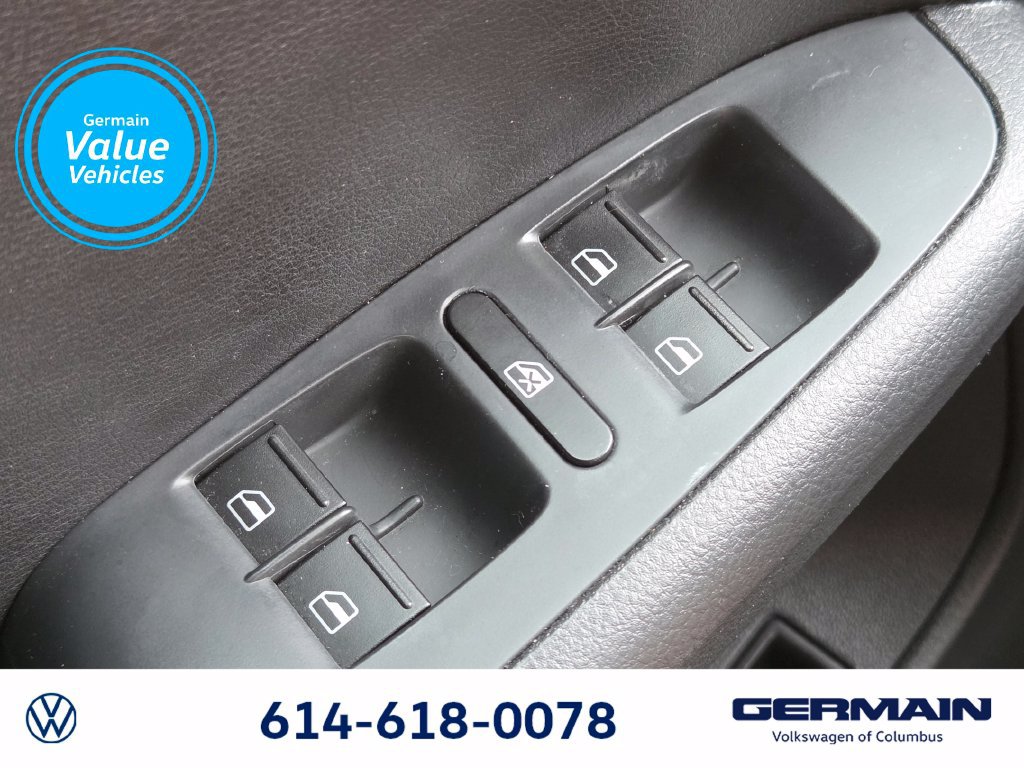 Used 2015 Volkswagen Jetta Sport FWD image 24