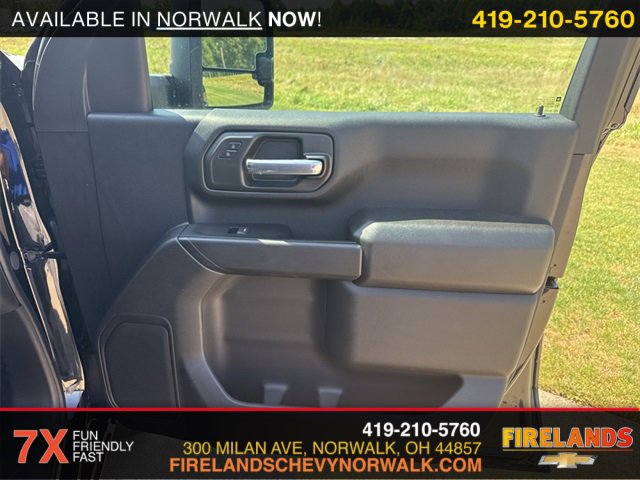 New 2025 Chevrolet Silverado 2500 Custom w/ Custom Value Package image 31