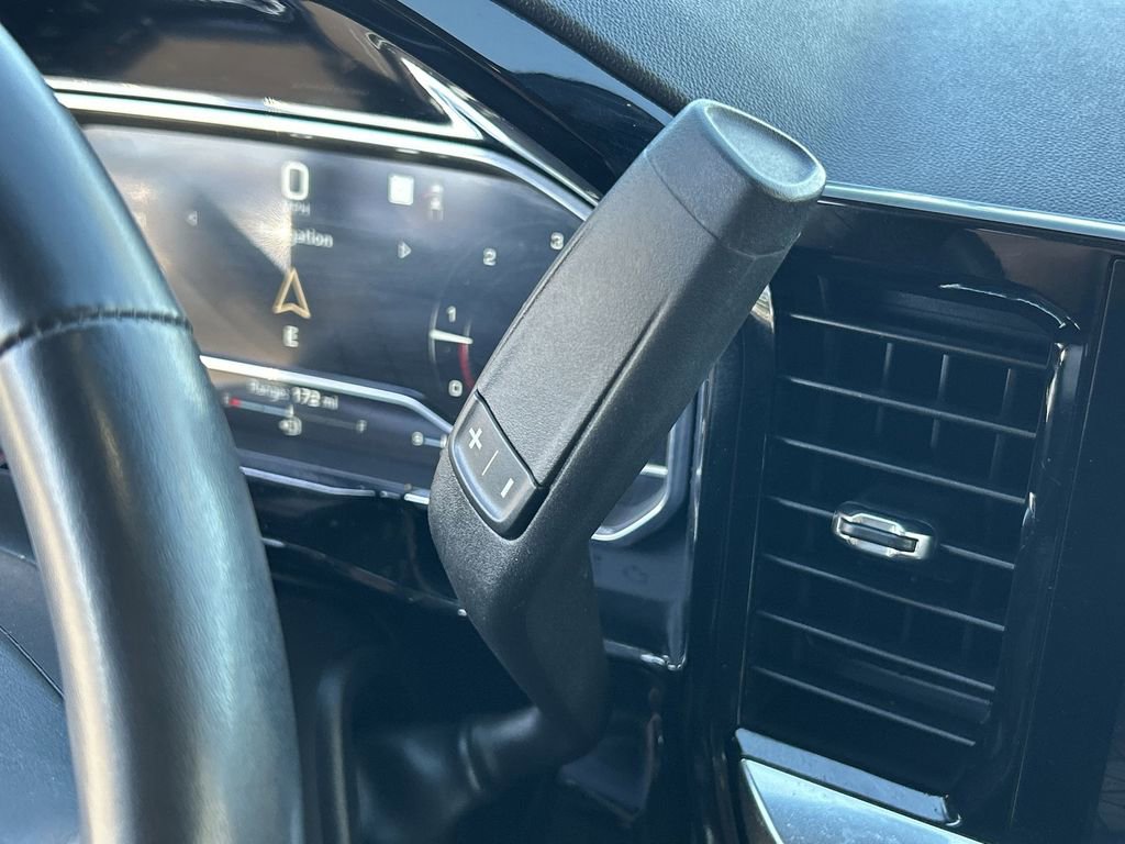 Used 2022 GMC Sierra 1500 SLE image 16