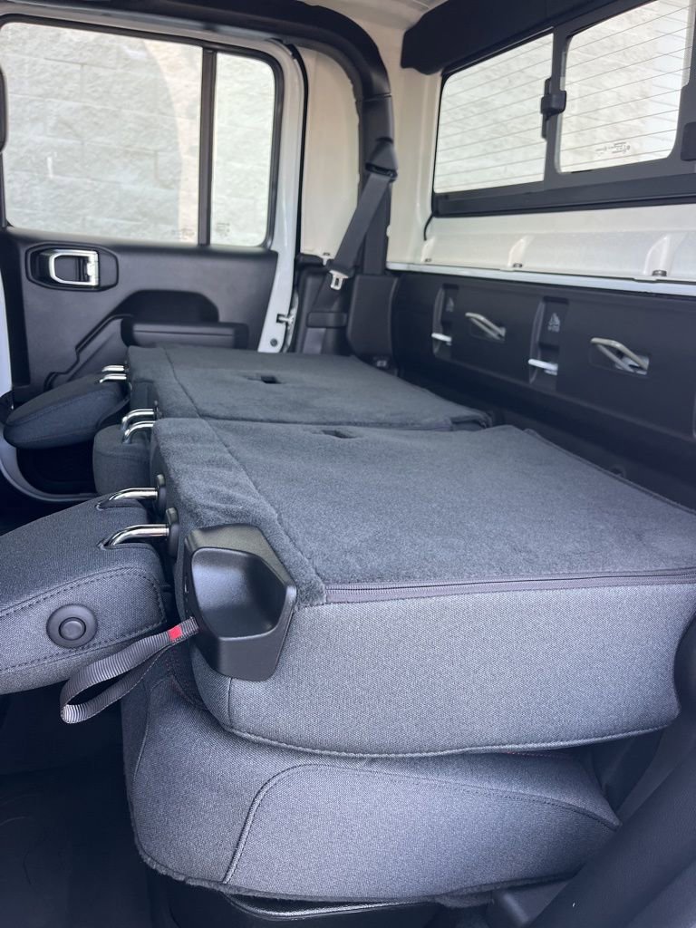 New 2025 Jeep Gladiator Rubicon w/ Convenience Group image 26