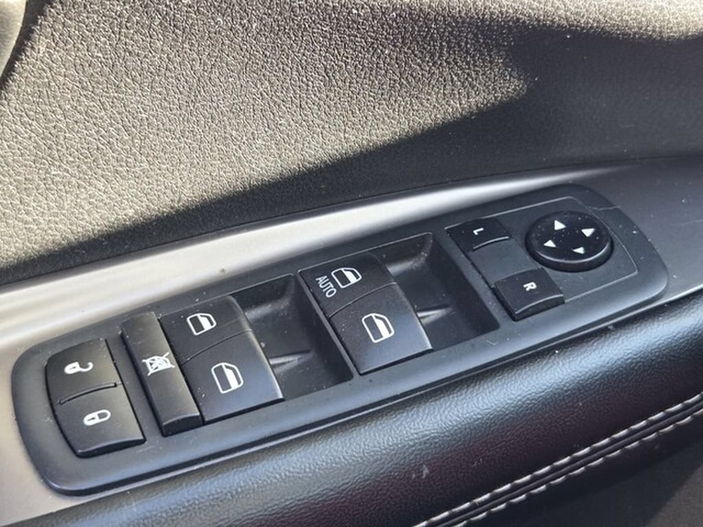 Used 2020 Dodge Journey Crossroad w/ Popular Equipment Group FWD image 31