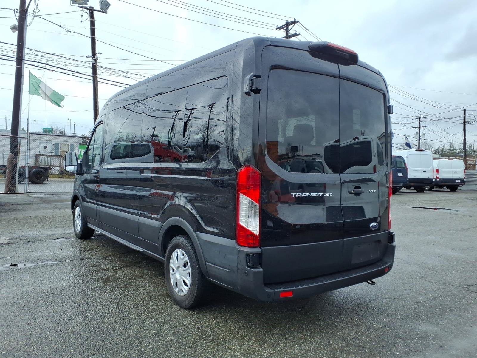 Used 2022 Ford Transit 350 XLT RWD image 5