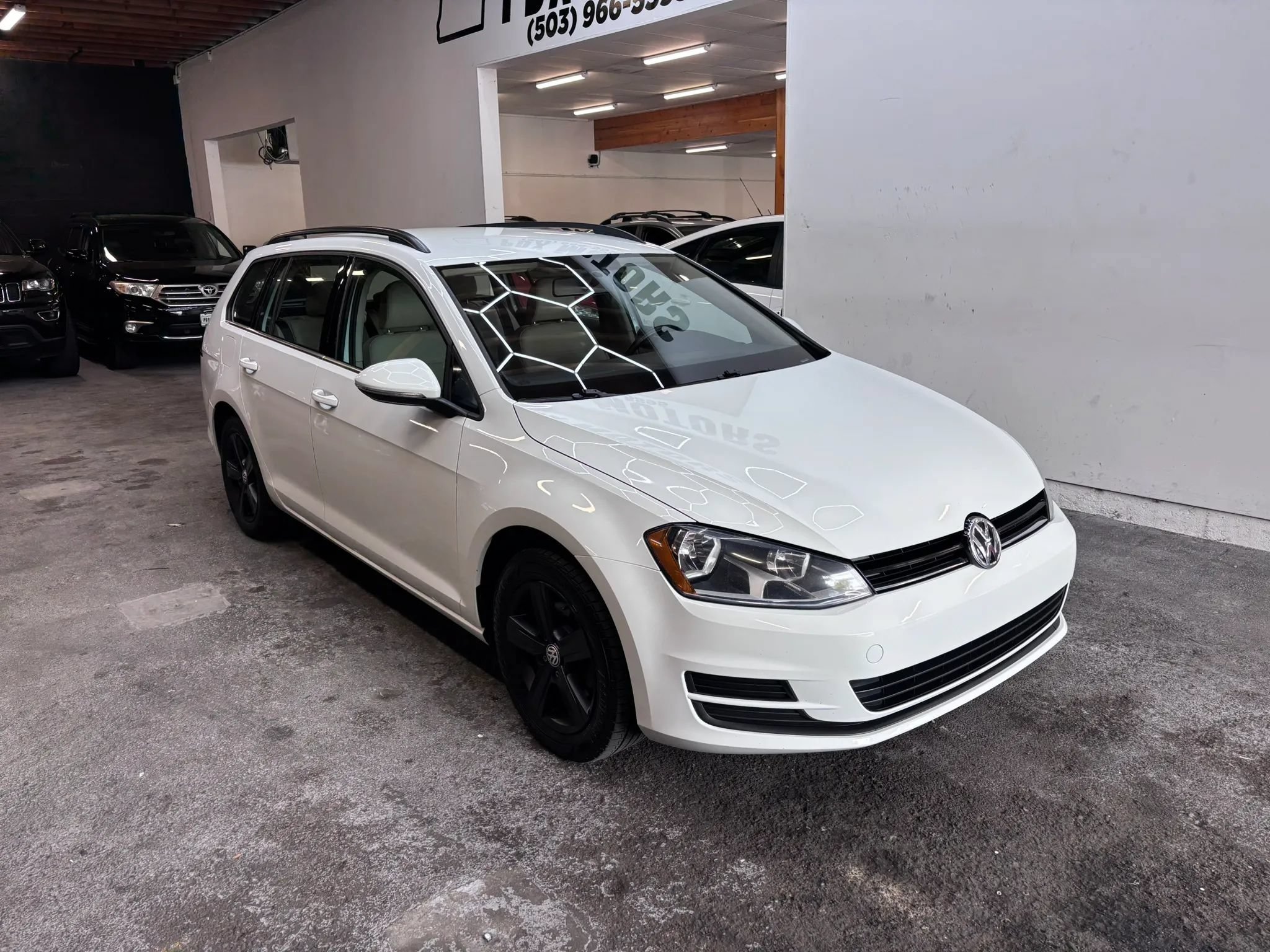 Used 2015 Volkswagen Golf TDI S FWD image 2