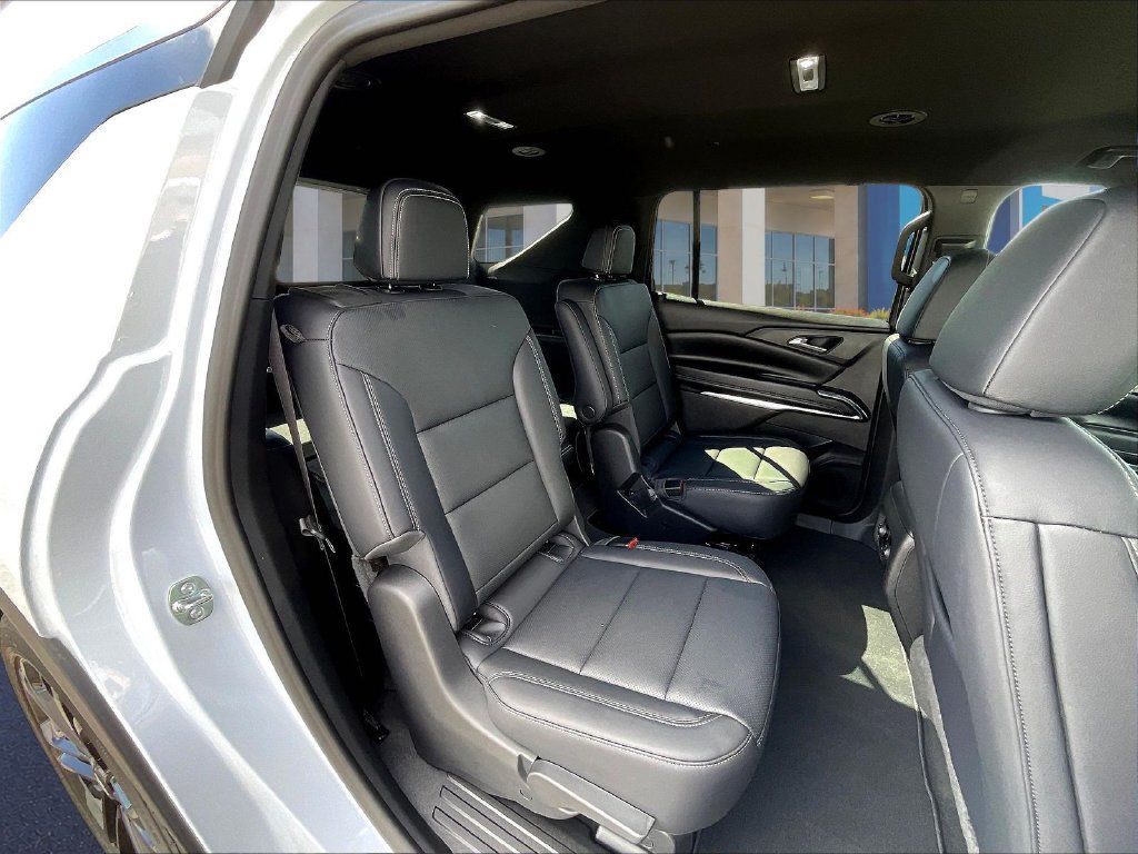 New 2027 Chevrolet Traverse LT w/ Driver Confidence Package FWD image 10