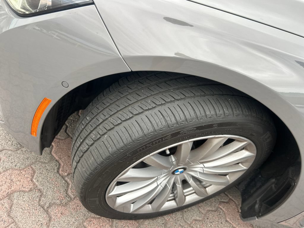 Used 2021 BMW 740i w/ Premium Package RWD image 28