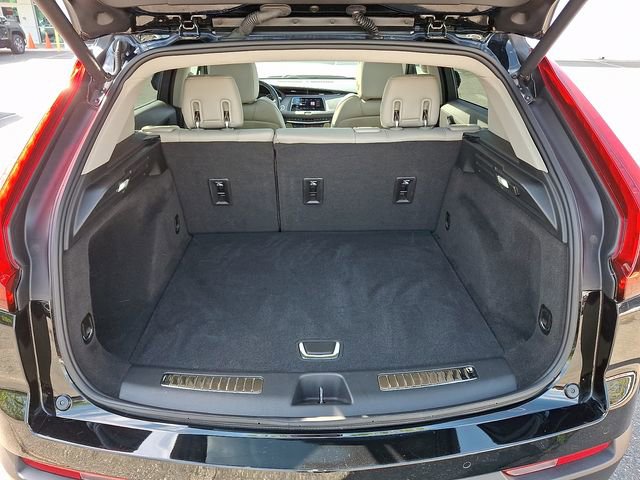 Used 2023 Cadillac XT4 Premium Luxury w/ Enhanced Visibility Package image 25