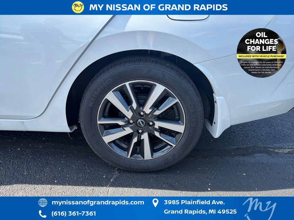 Used 2025 Nissan Versa SV w/ Trunk Package FWD image 32