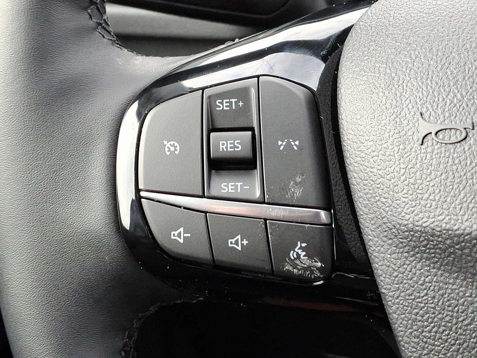 New 2025 Ford Escape Active w/ Cold Weather Package image 15