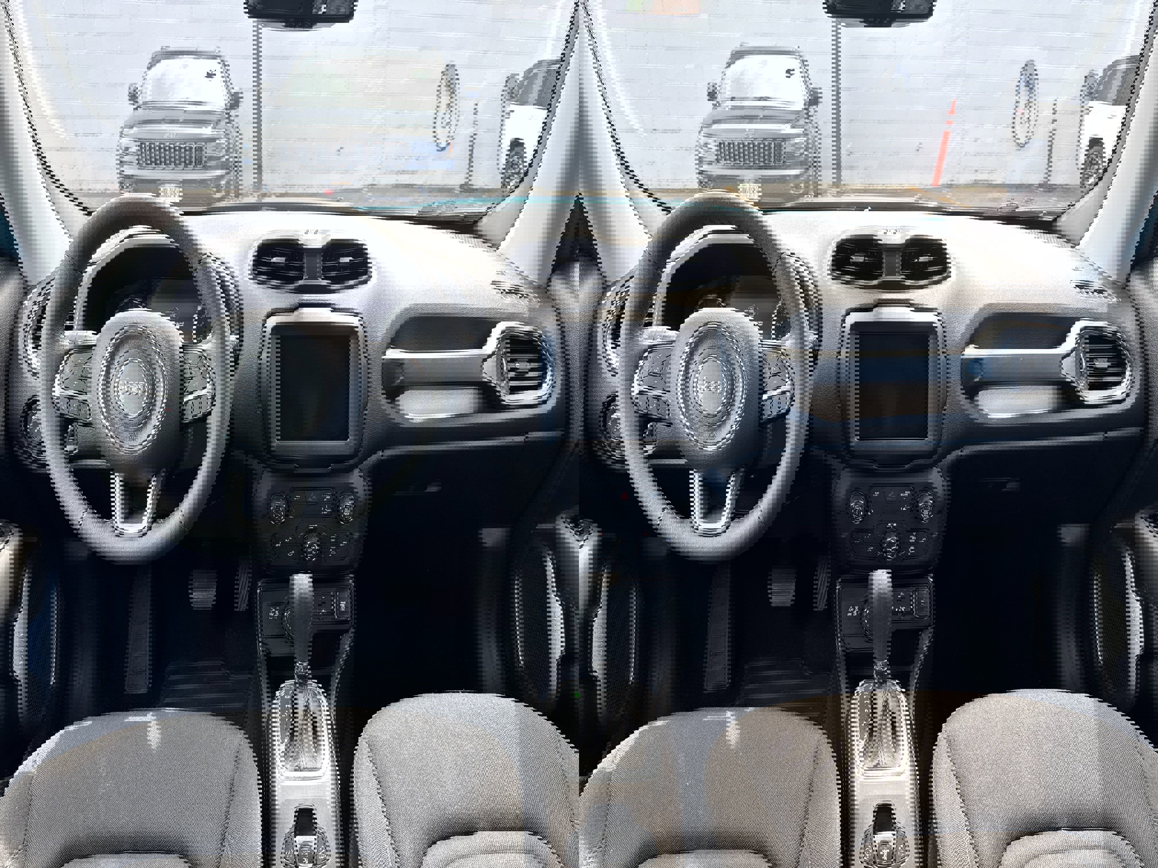 Used 2022 Jeep Renegade Latitude w/ Convenience Group image 12