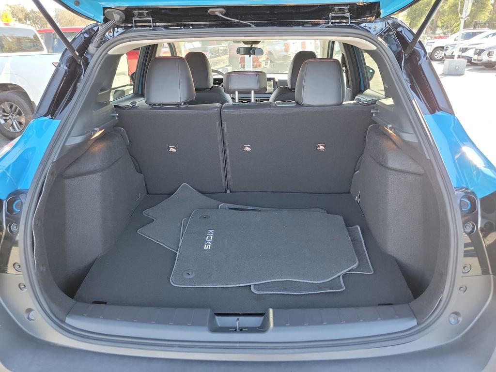 Used 2025 Nissan Kicks SR image 24