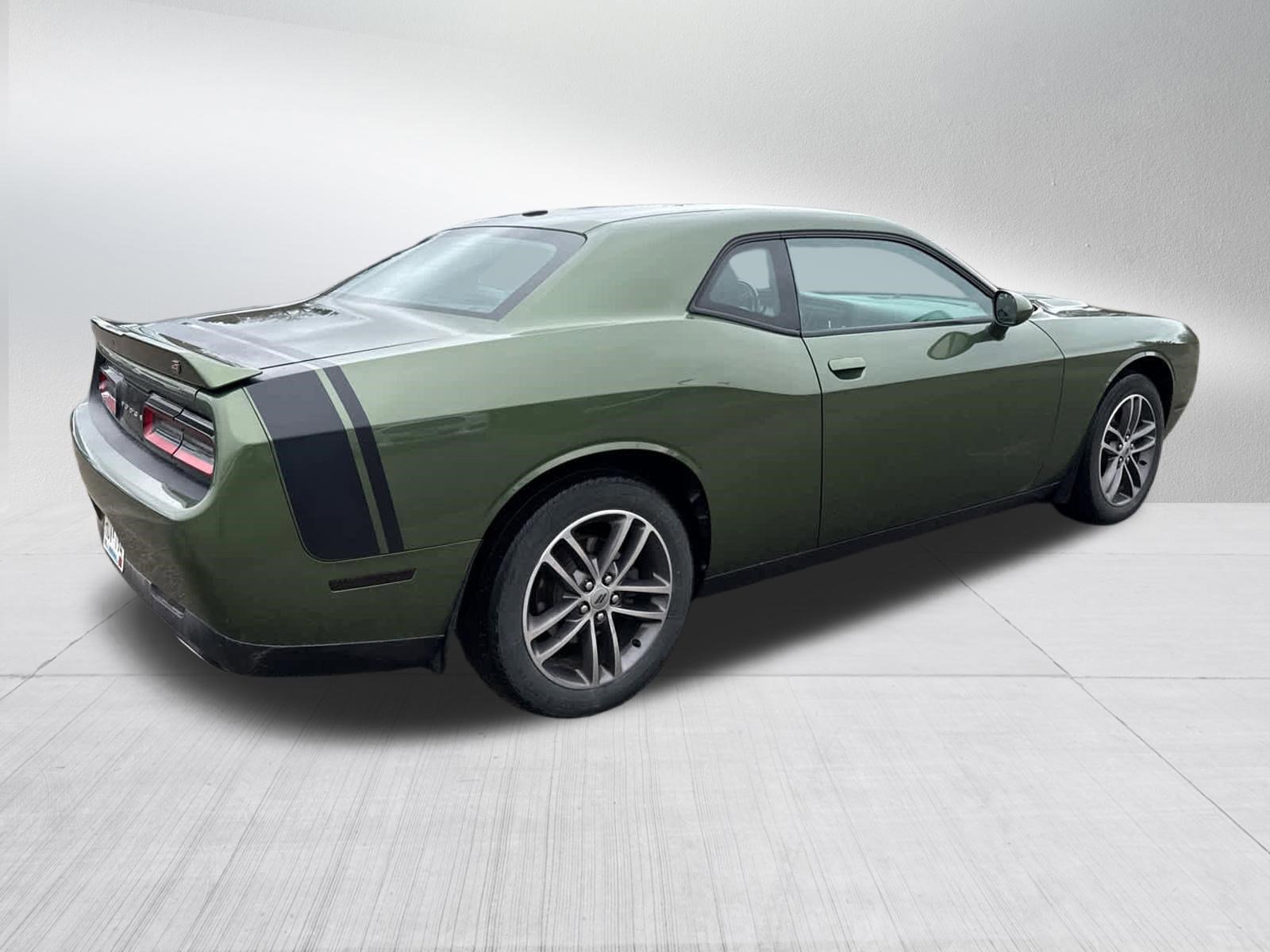 Used 2019 Dodge Challenger SXT image 7
