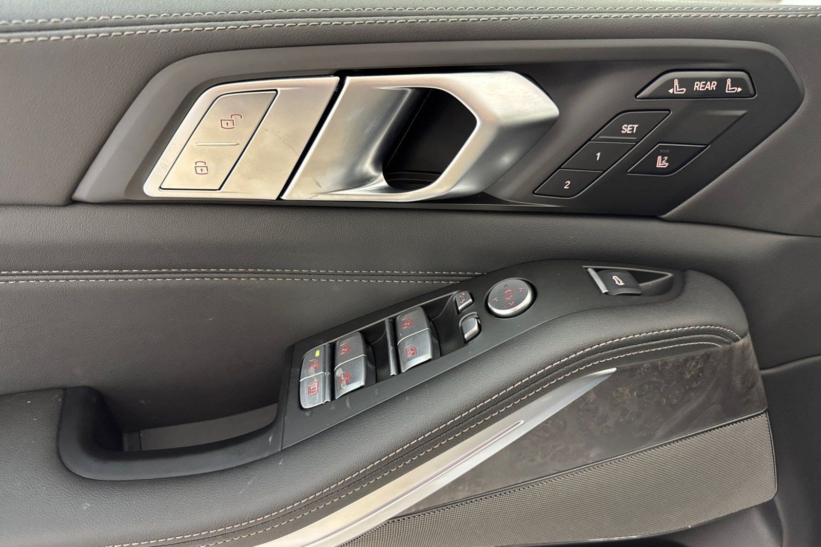 New 2027 BMW X7 xDrive40i AWD/4WD image 14