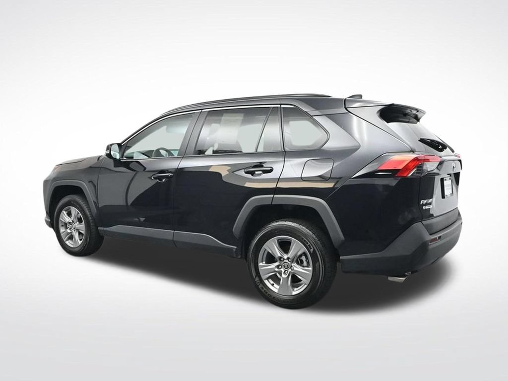 Used 2025 Toyota RAV4 XLE FWD image 6