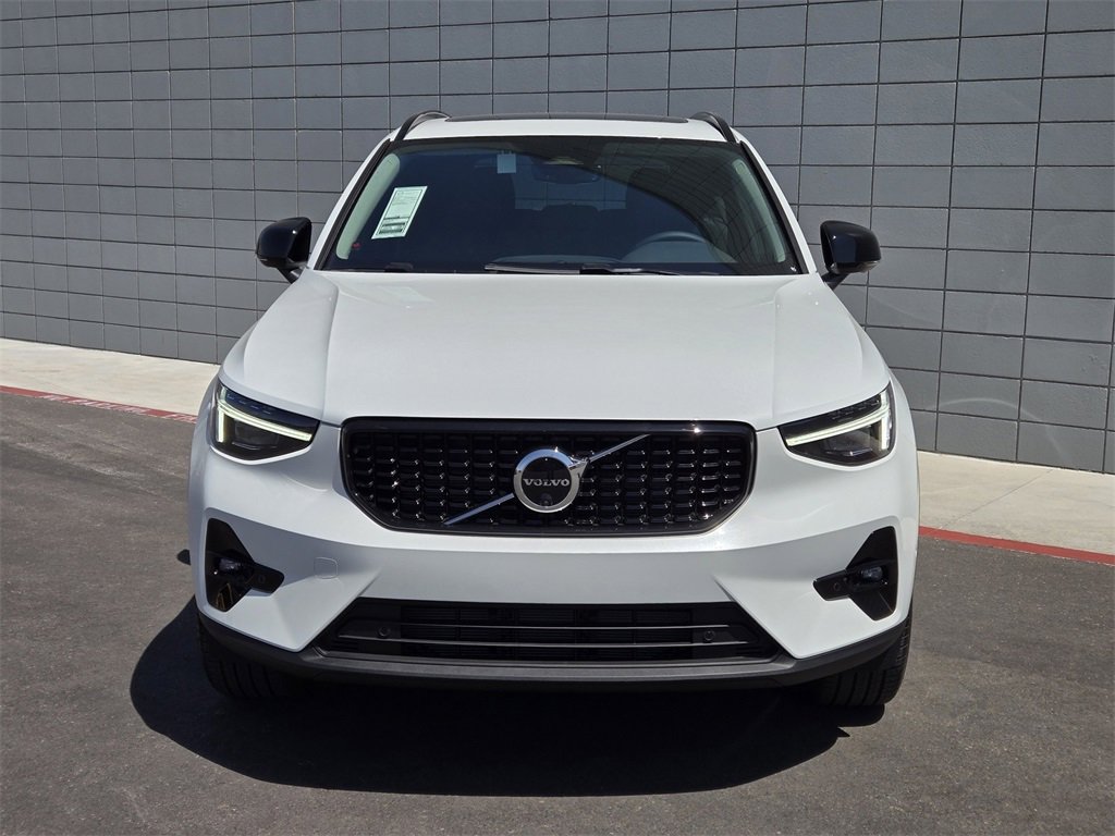 New 2025 Volvo XC40 B5 Plus w/ Protection Package Premier image 5