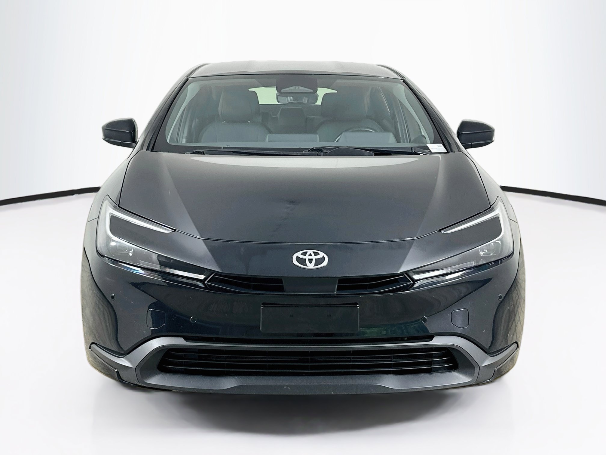 Used 2024 Toyota Prius LE FWD image 2