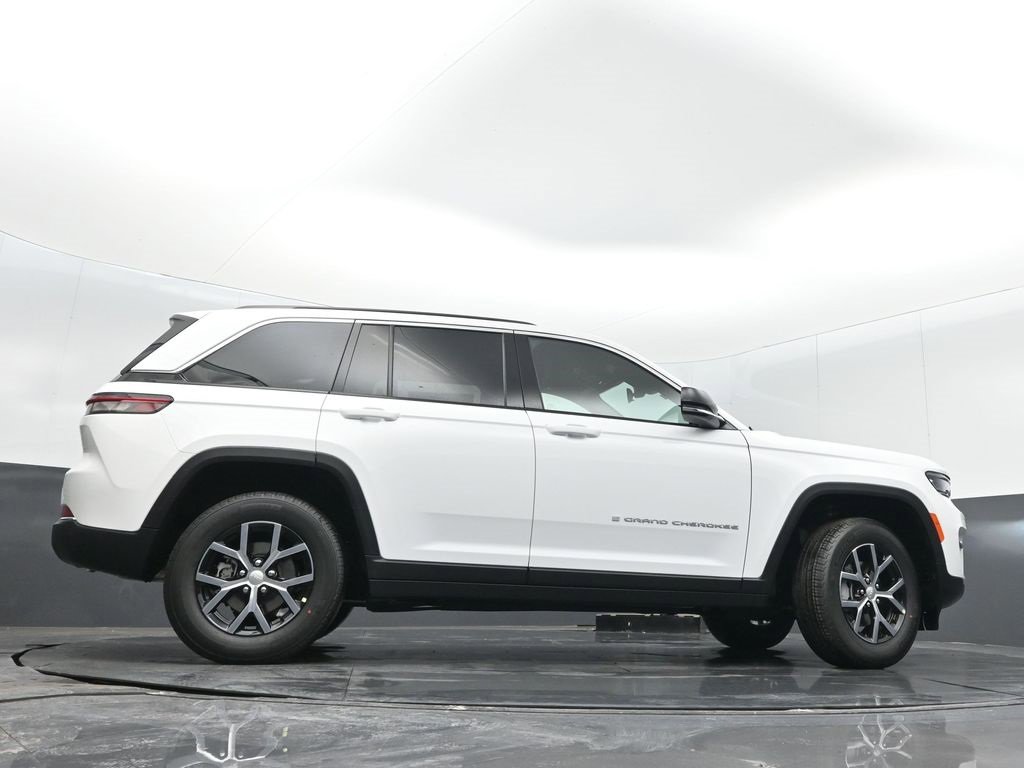 New 2025 Jeep Grand Cherokee Limited w/ Trailer Tow Package image 37