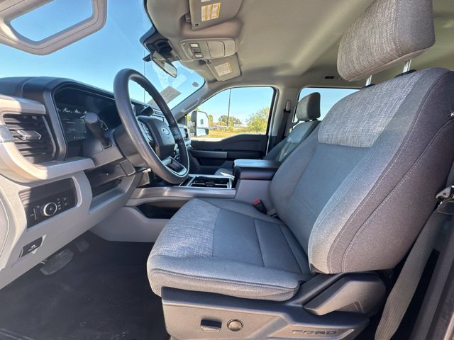 Used 2025 Ford F250 XLT w/ FX4 Off-Road Package AWD/4WD image 2