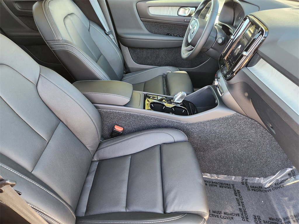 New 2026 Volvo XC40 B5 Plus w/ Protection Package Premier image 18