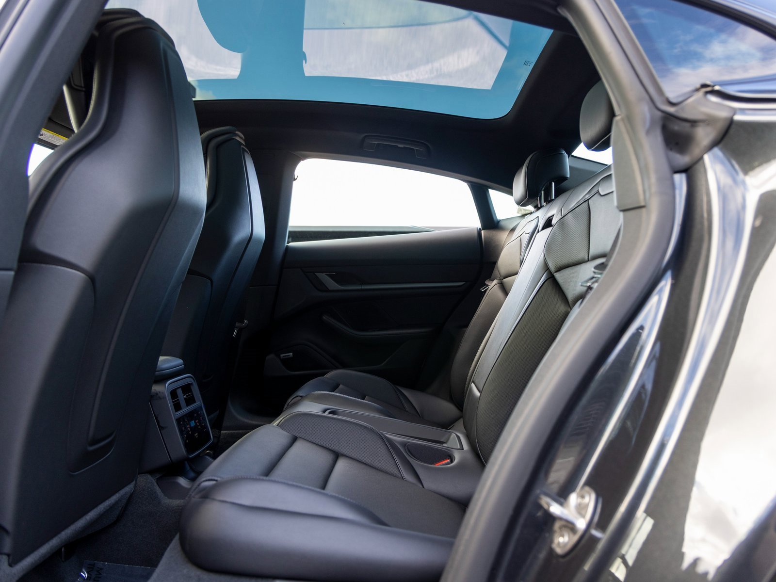 New 2025 Porsche Taycan image 39