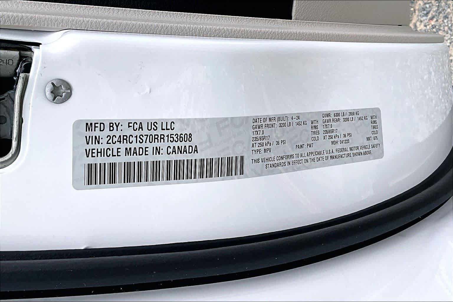 Used 2024 Chrysler Pacifica Limited FWD image 34