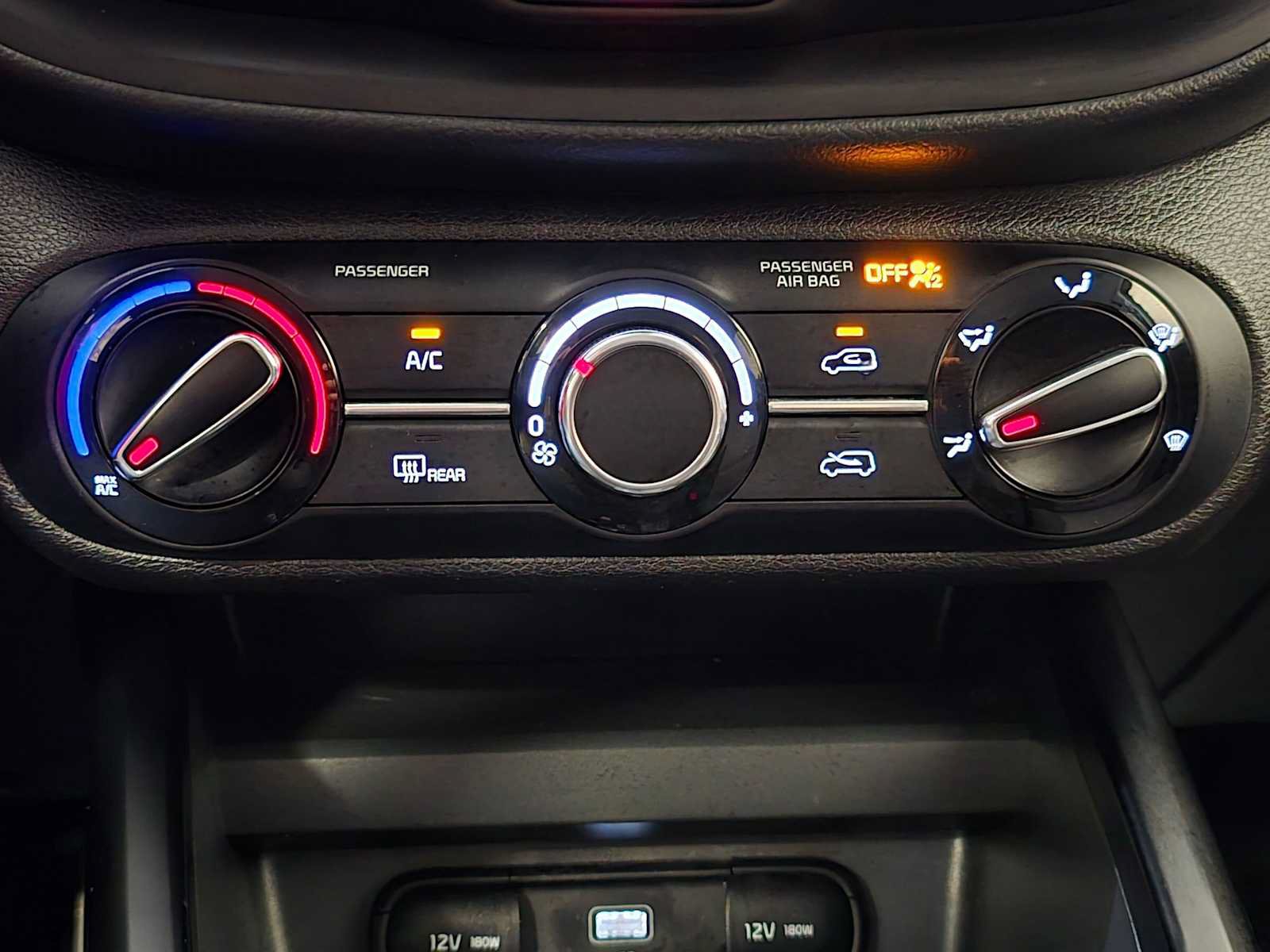 Used 2023 Kia Soul LX w/ LX Technology Package FWD image 15