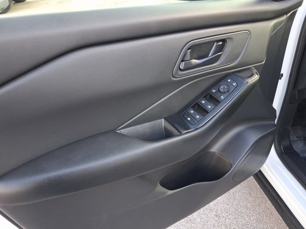 Certified 2025 Nissan Rogue S FWD image 15