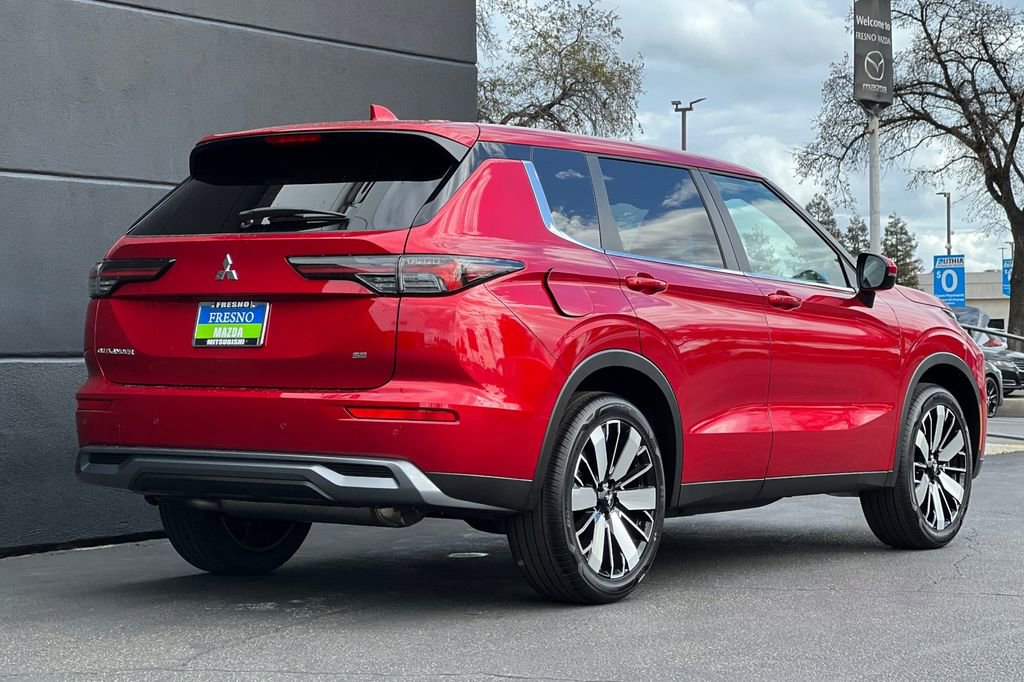 New 2026 Mitsubishi Outlander SE image 5