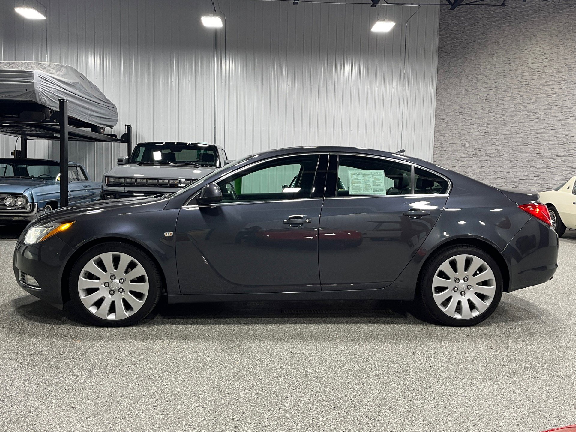 Used 2011 Buick Regal CXL Turbo w/ TO7 Preferred Equipment Group image 2