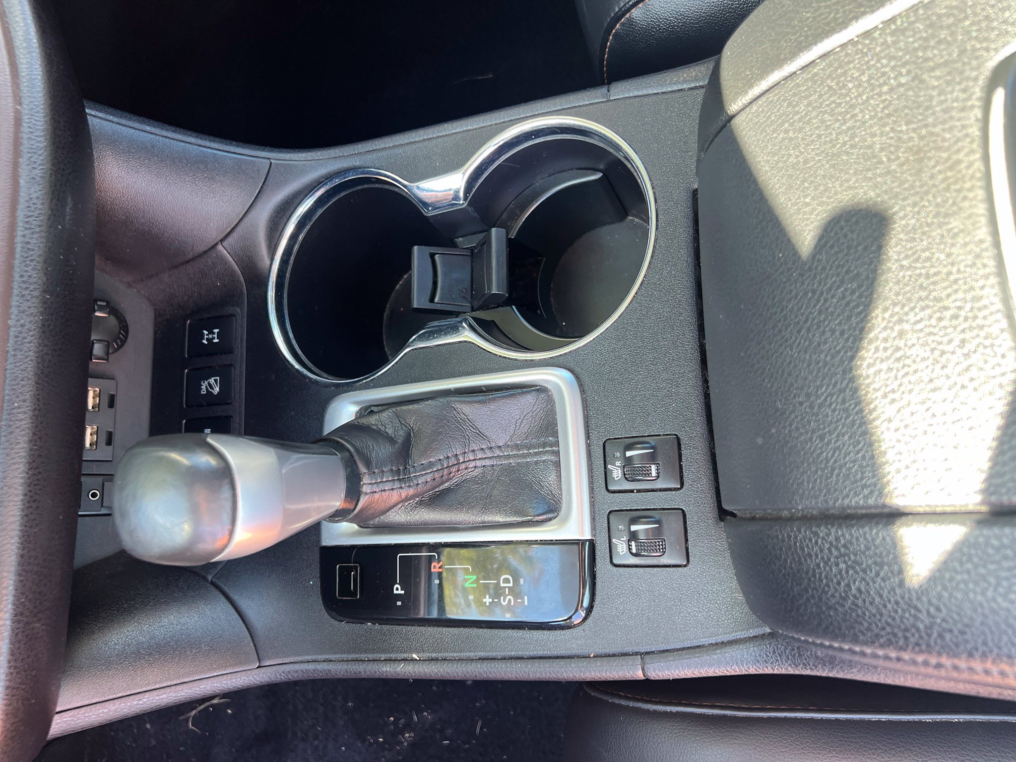 Used 2019 Toyota Highlander XLE AWD/4WD image 19