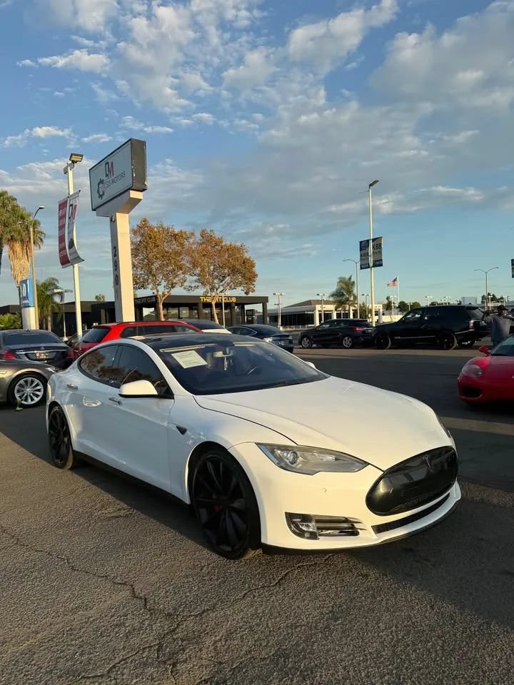Used 2014 Tesla Model S P85 RWD image 3