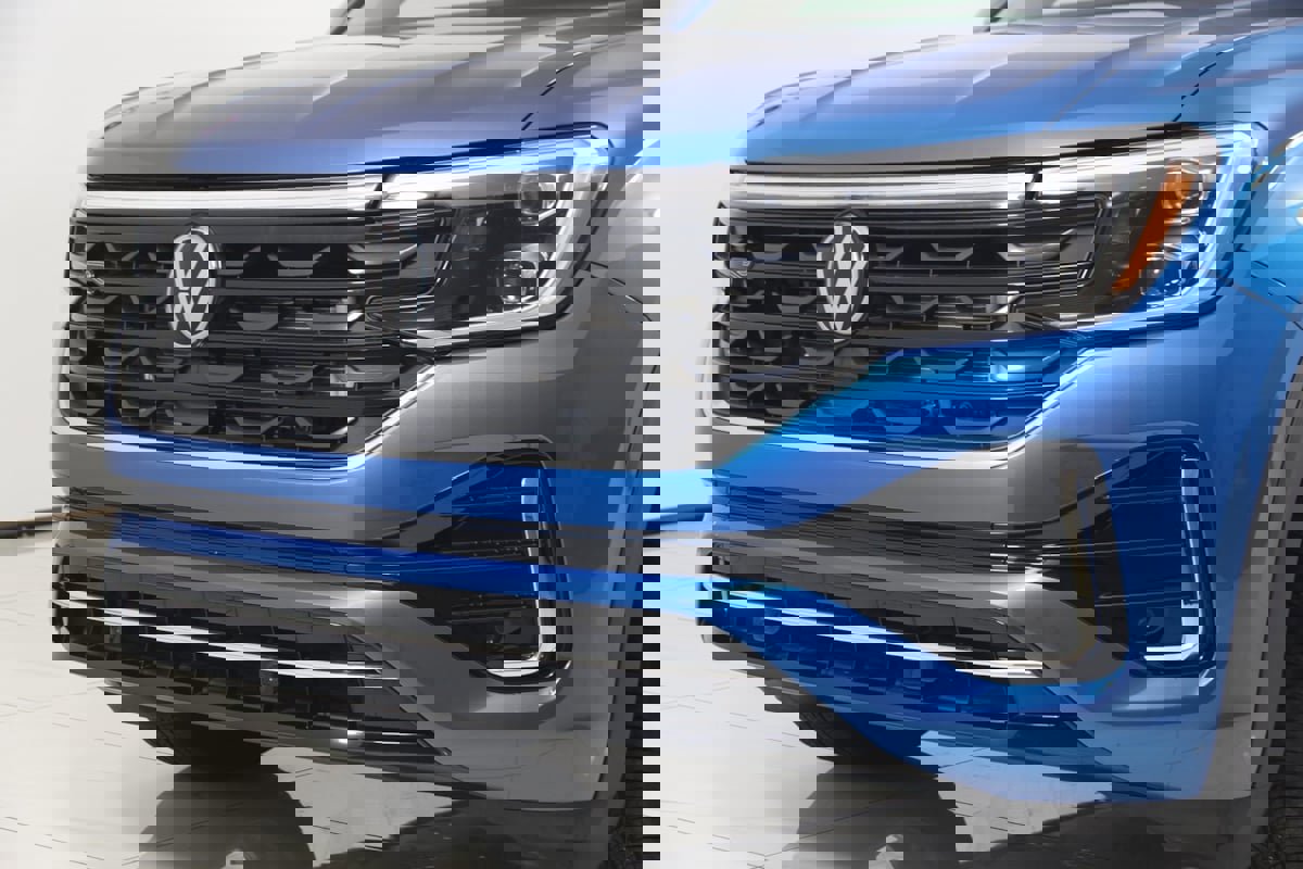 Used 2024 Volkswagen Atlas Cross Sport SEL R-Line image 61