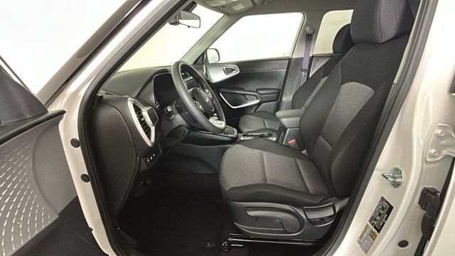 Used 2024 Kia Soul LX FWD image 11