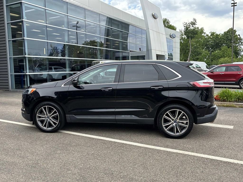 Used 2019 Ford Edge Titanium w/ Equipment Group 301A AWD/4WD image 4