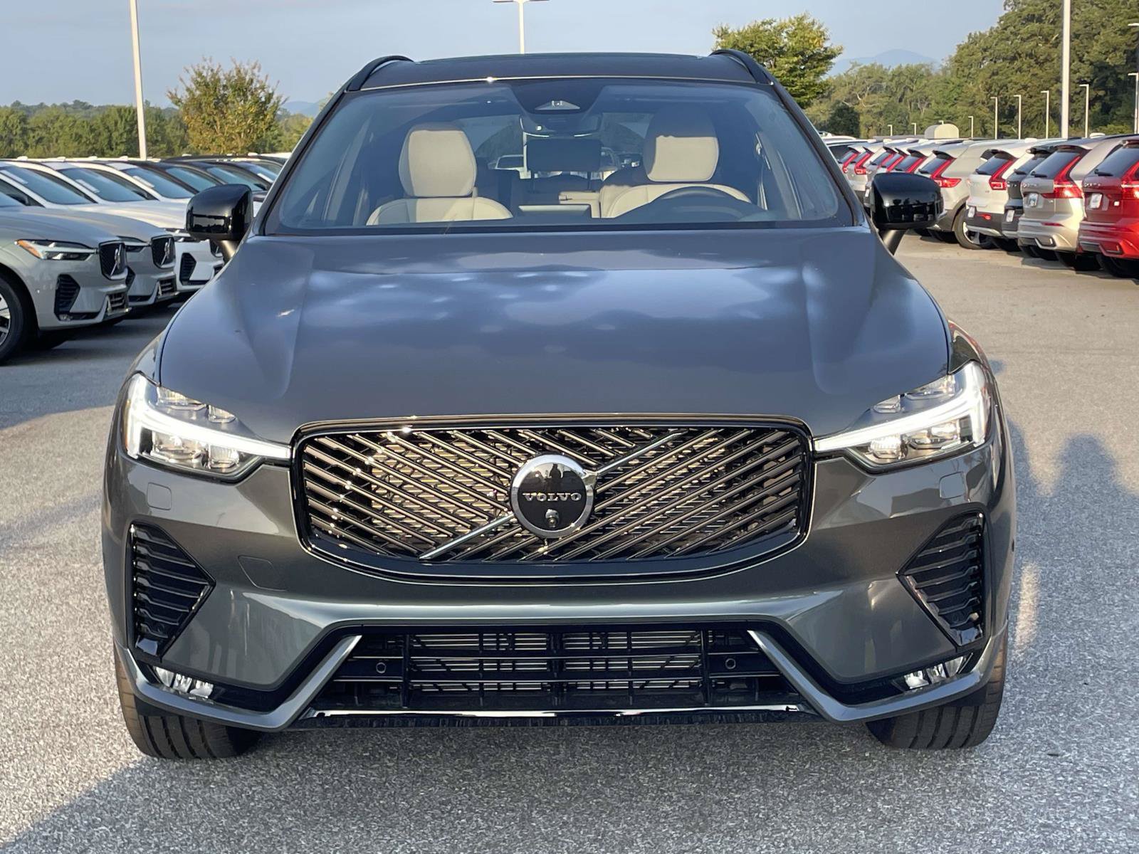New 2027 Volvo XC60 B5 Plus AWD/4WD image 23