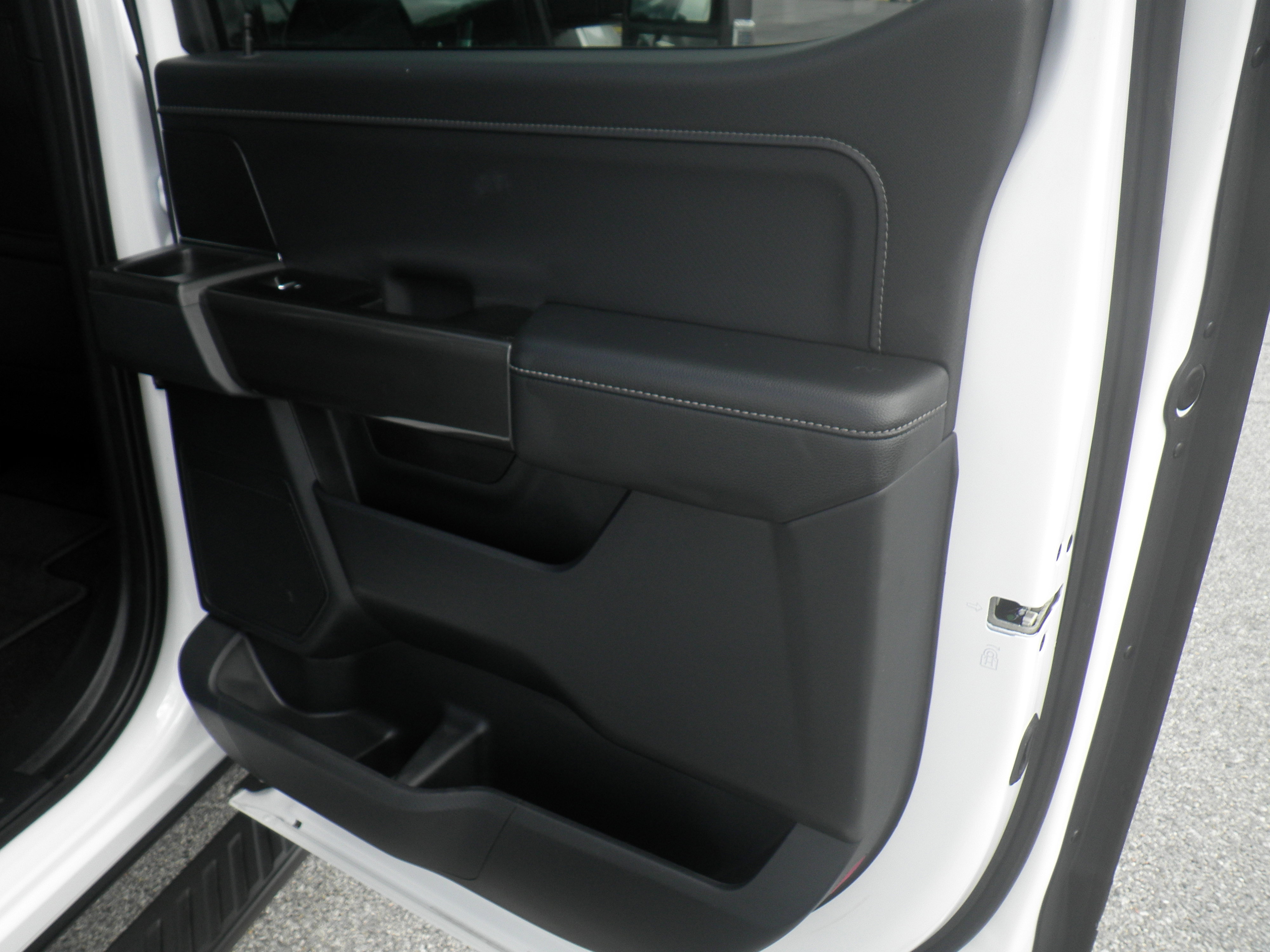 Certified 2022 Ford F150 XLT w/ Equipment Group 302A High image 26