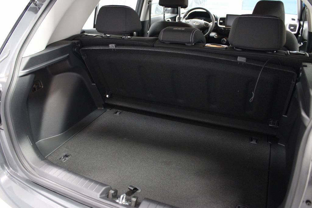 Certified 2024 Hyundai Venue SEL FWD image 13