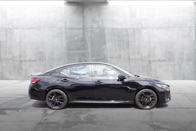 Used 2025 Nissan Sentra SR w/ Midnight Edition FWD image 5
