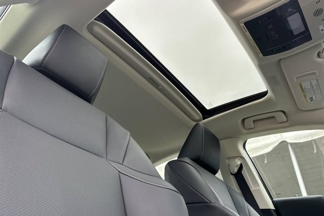 Used 2025 Lexus ES 300h w/ Premium Package FWD image 19