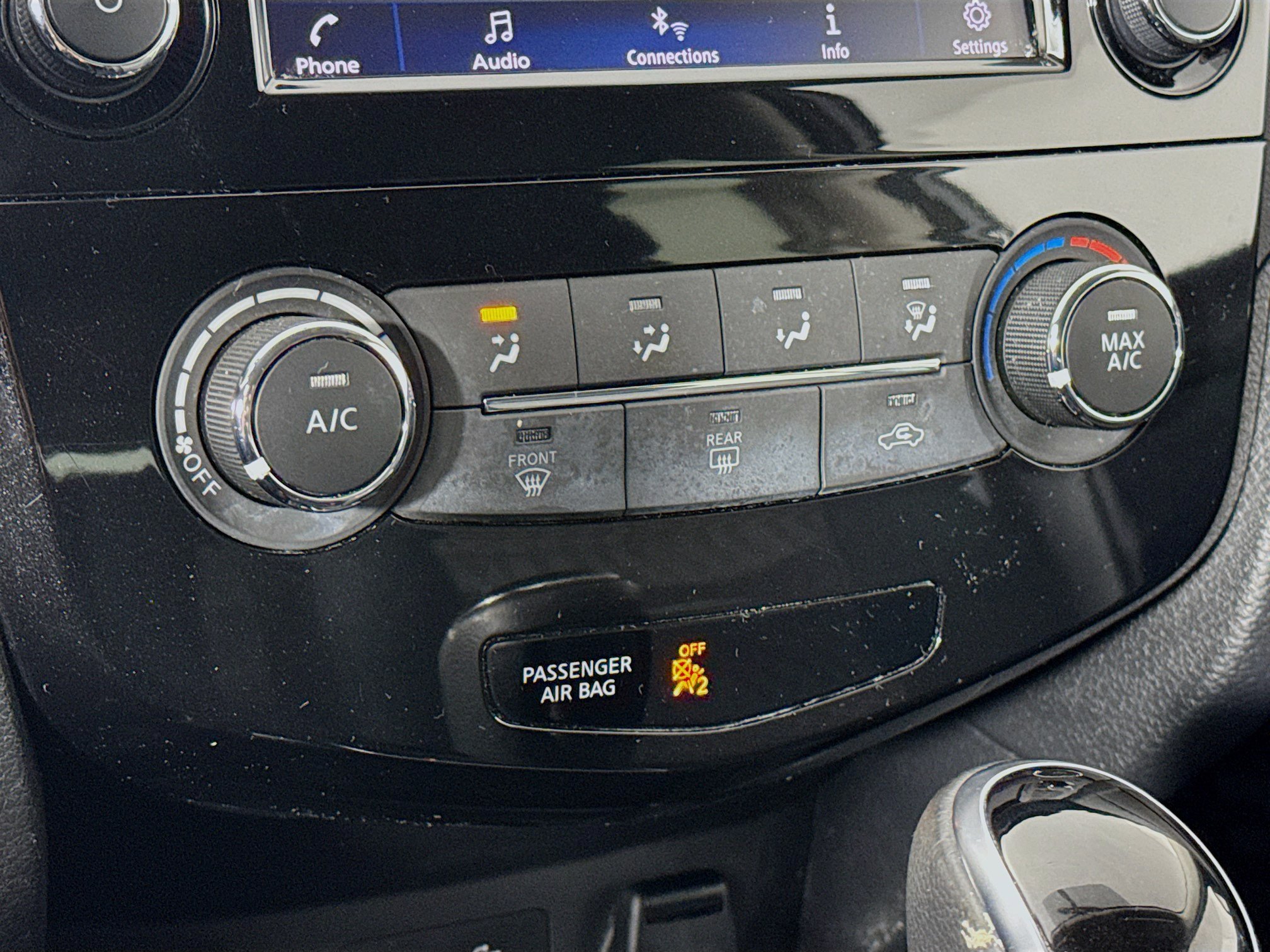 Used 2018 Nissan Rogue FWD image 15