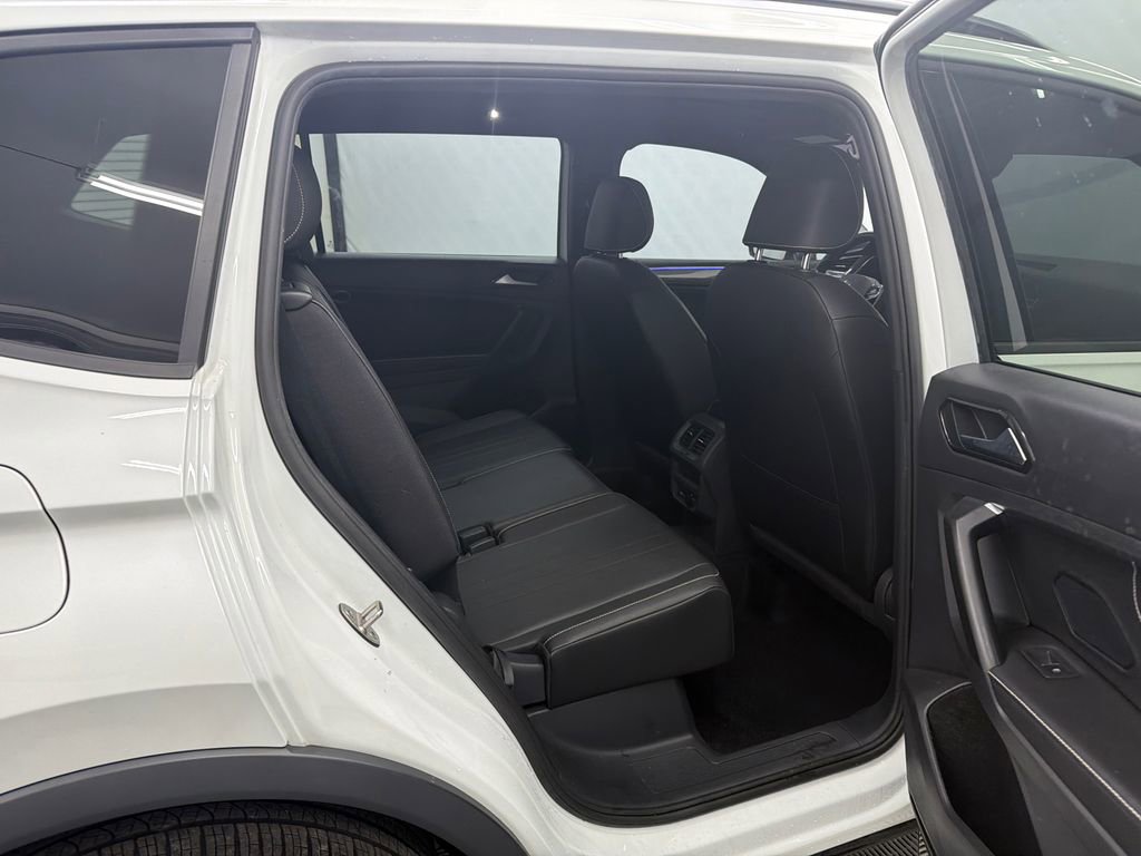 Used 2023 Volkswagen Tiguan SE R-Line image 16
