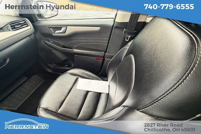Used 2022 Ford Escape SEL w/ Technology Package image 11