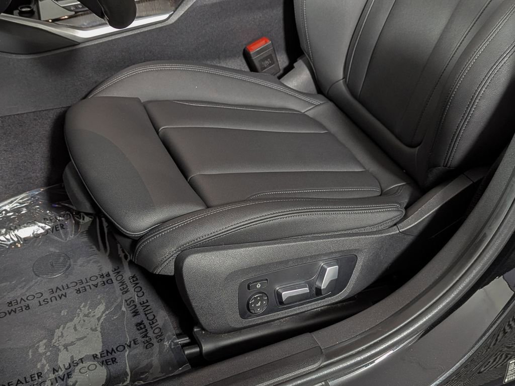 Used 2021 BMW 330i xDrive Sedan w/ Convenience Package image 18