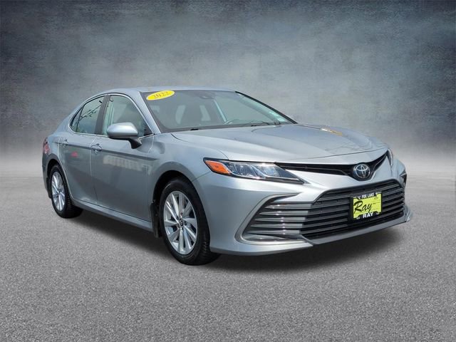 Used 2022 Toyota Camry LE FWD image 3