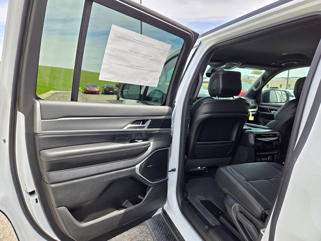 New 2026 Jeep Grand Wagoneer Limited AWD/4WD image 25